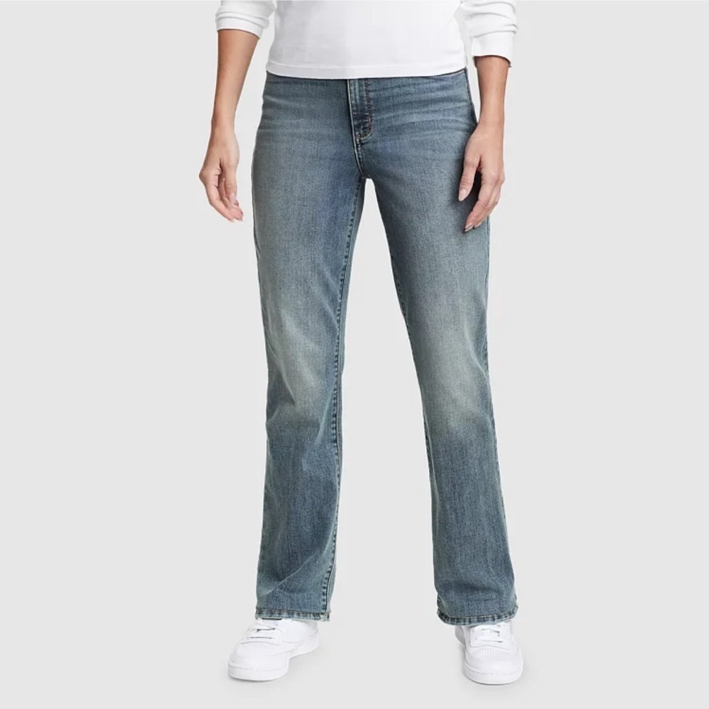 Eddie Bauer slightly curvy 5 pocket stretch bootcut medium wash denim jean 2